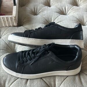 Nordstrom Super comfortable 9 1/2 only‎ worn twice